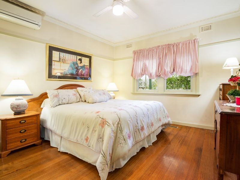 27 Morton Road, Burwood VIC 3125
