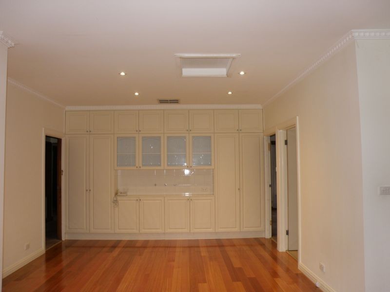 25 Graham Place, Box Hill VIC 3128