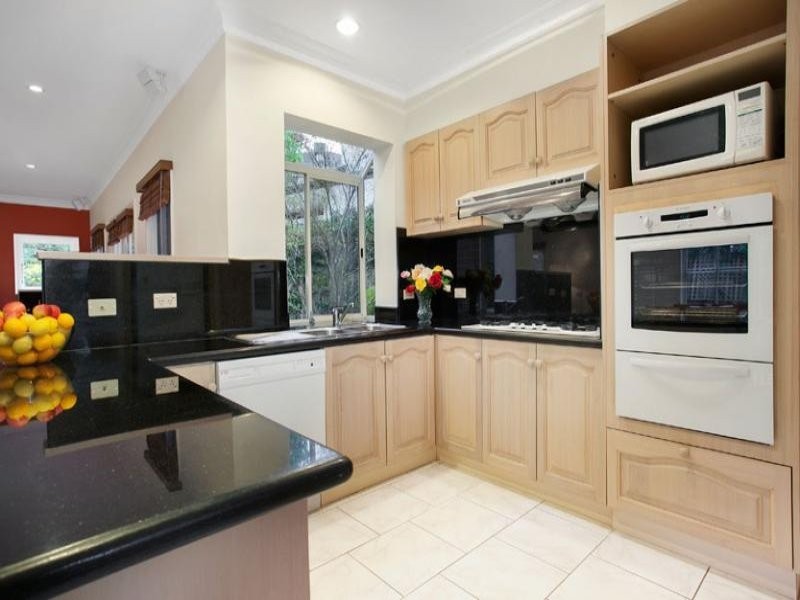 7 Kinsale Crescent, Mont Albert North VIC 3129