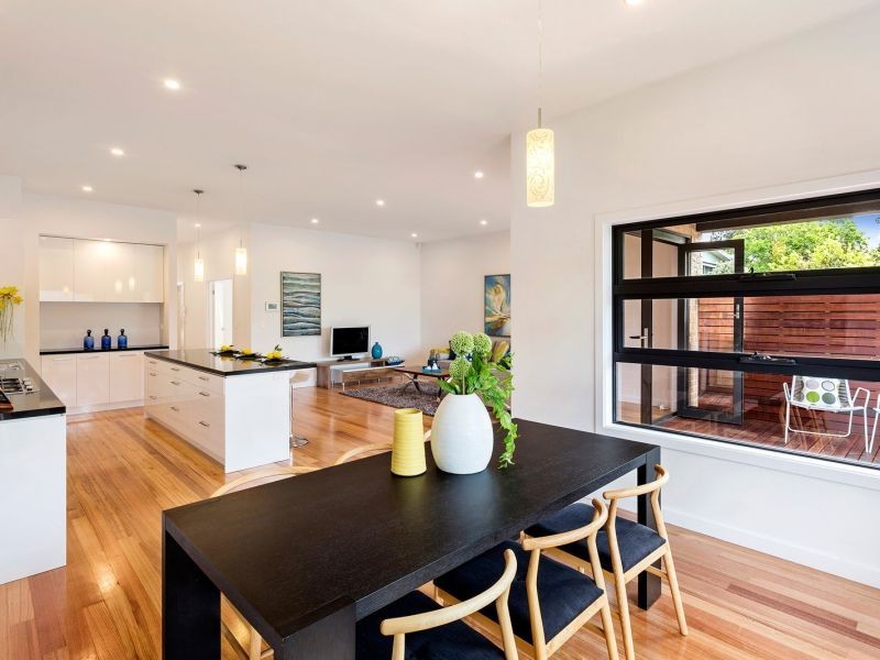 135 Woodhouse Grove, Box Hill North VIC 3129