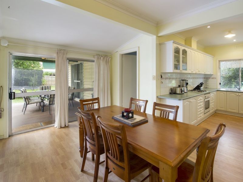 10 Heather Grove, Nunawading VIC 3131