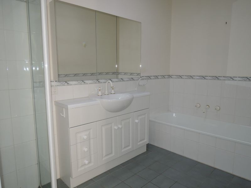 2/23 Saxton Street, Box Hill North VIC 3129