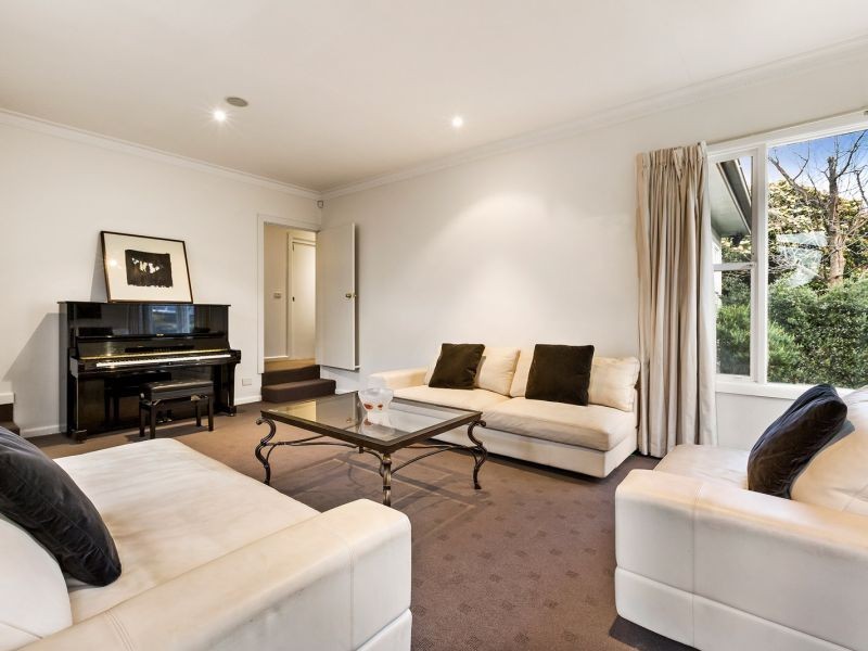 57 Woodhouse Grove, Box Hill North VIC 3129