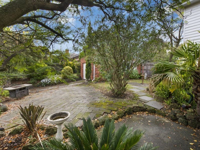 1 Leonard Street, Burwood VIC 3125