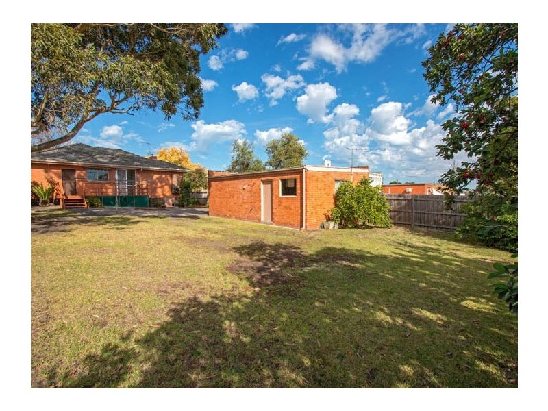 17 Barlyn Road, Mount Waverley VIC 3149