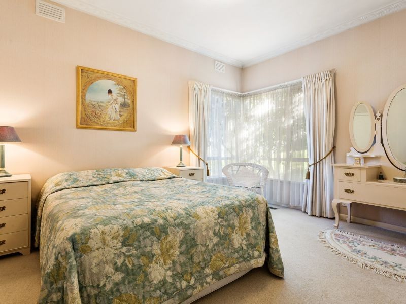 2 Sycamore Street, Box Hill South VIC 3128