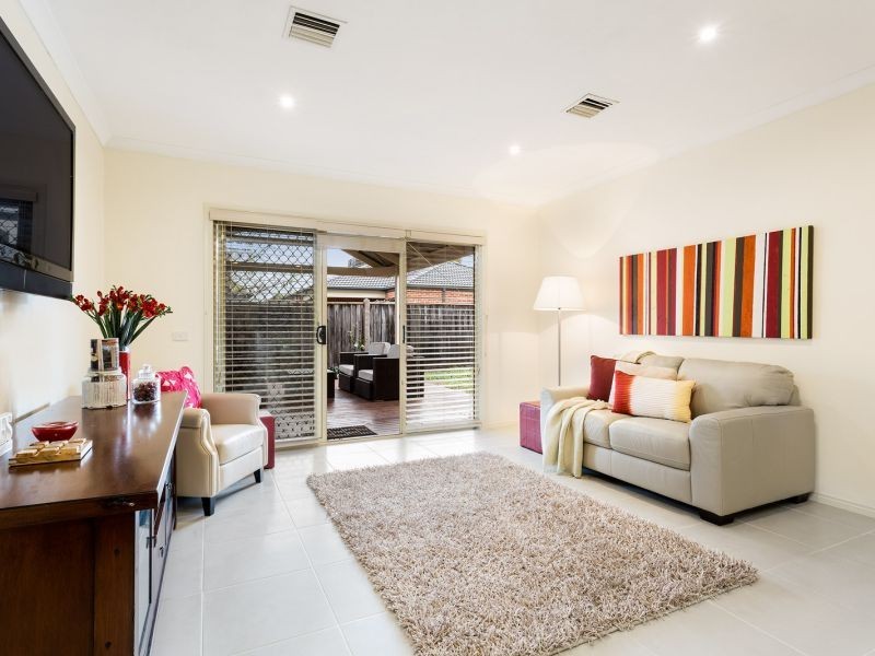 12 Parkway Lane, Mitcham VIC 3132