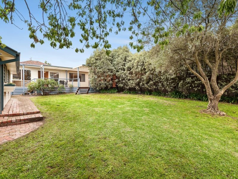 68 Woodhouse Grove, Box Hill North VIC 3129