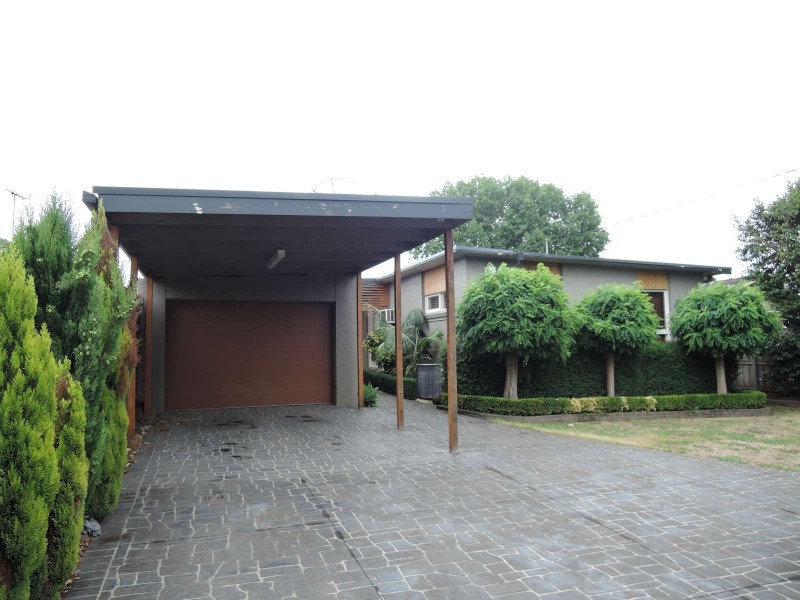 96 Mahoneys Road, Forest Hill VIC 3131