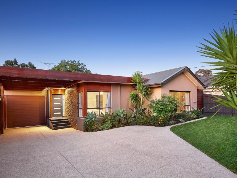 33 Lyndhurst Crescent, Box Hill North VIC 3129