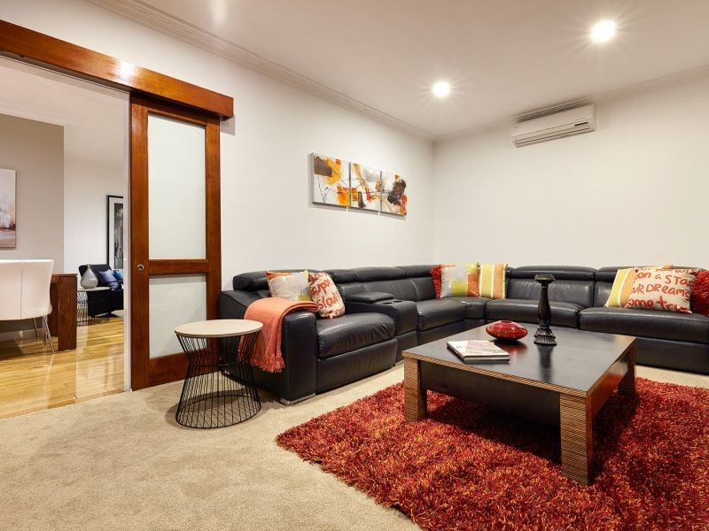 33 Lyndhurst Crescent, Box Hill North VIC 3129