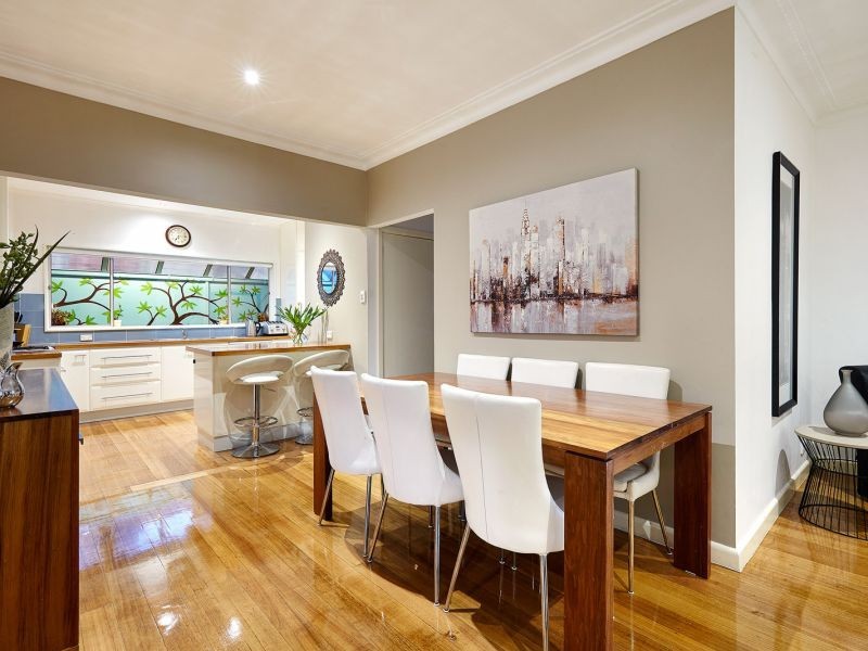 33 Lyndhurst Crescent, Box Hill North VIC 3129