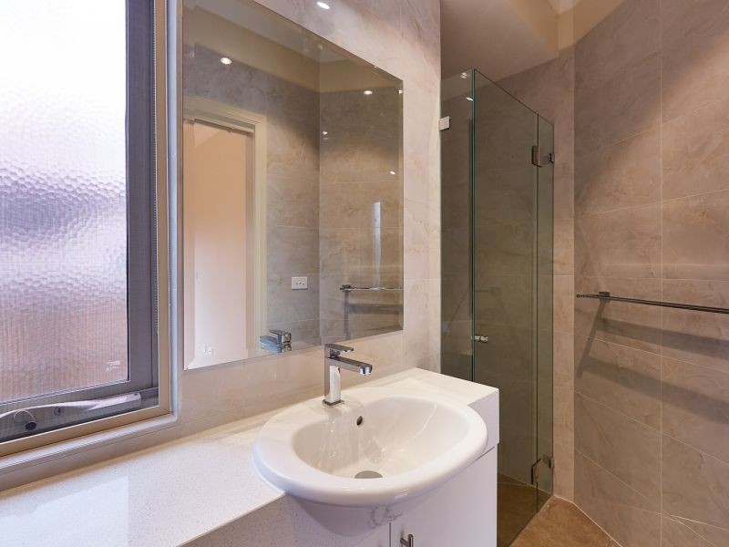 1/110 Parer Street, Burwood VIC 3125