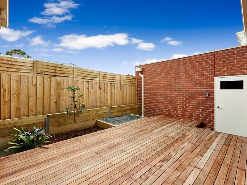 1/110 Parer Street, Burwood VIC 3125