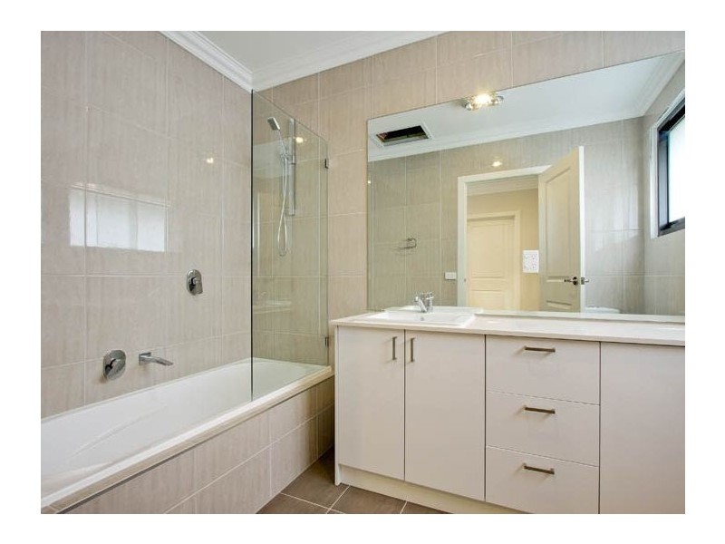 2/35 Stott street, Box Hill South VIC 3128