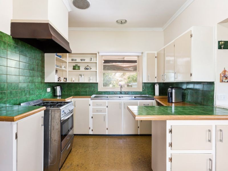 2 Aberdeen Road, Blackburn South VIC 3130