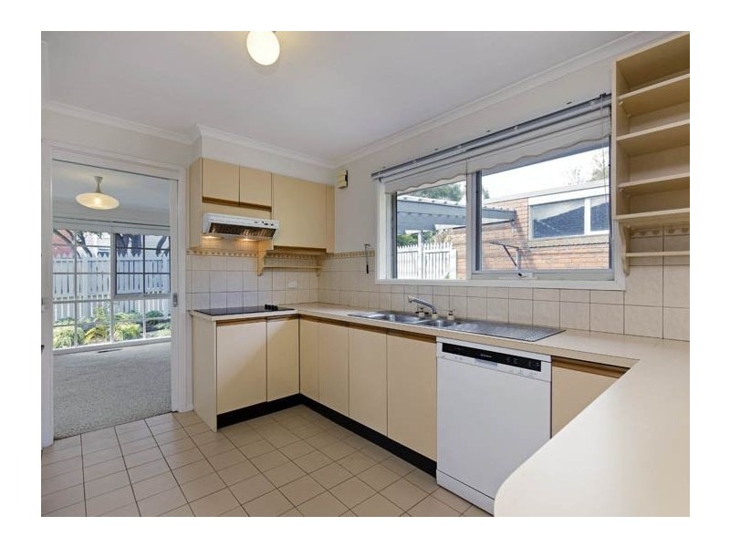 1/2 Maple Street, Box Hill VIC 3128