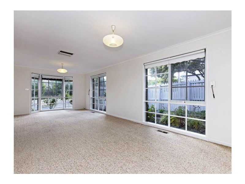 1/2 Maple Street, Box Hill VIC 3128