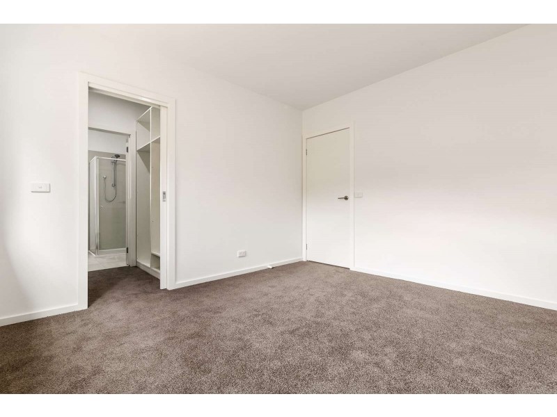 2/28 Heatherdale Road, Mitcham VIC 3132