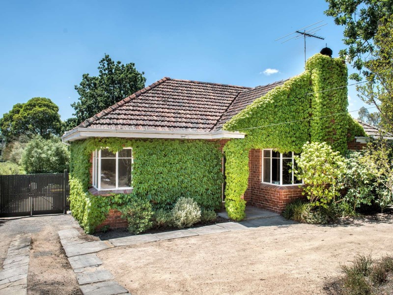 137 Woodhouse Grove, Box Hill North VIC 3129