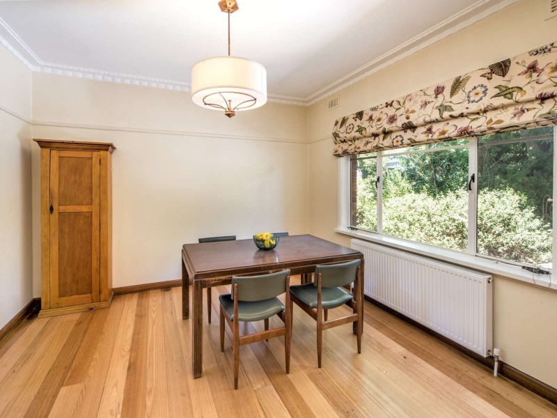137 Woodhouse Grove, Box Hill North VIC 3129