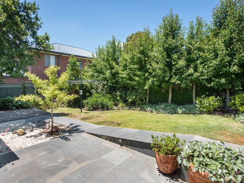 137 Woodhouse Grove, Box Hill North VIC 3129