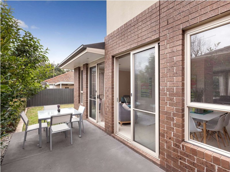 2 McGowans Lane, Burwood VIC 3125