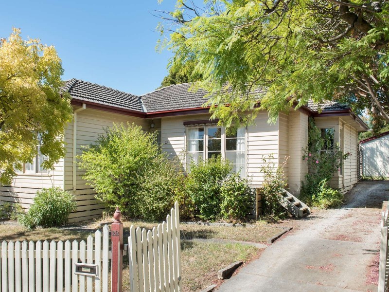 22 Woodhouse Grove, Box Hill North VIC 3129