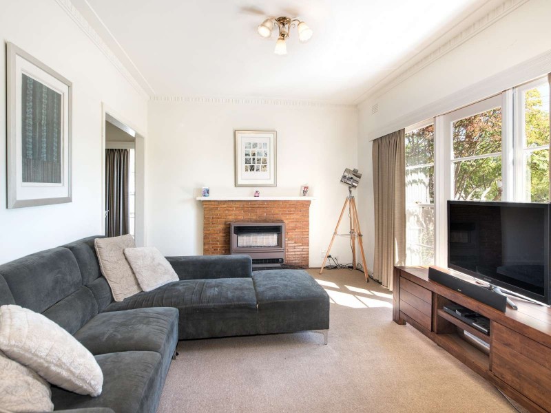 22 Woodhouse Grove, Box Hill North VIC 3129