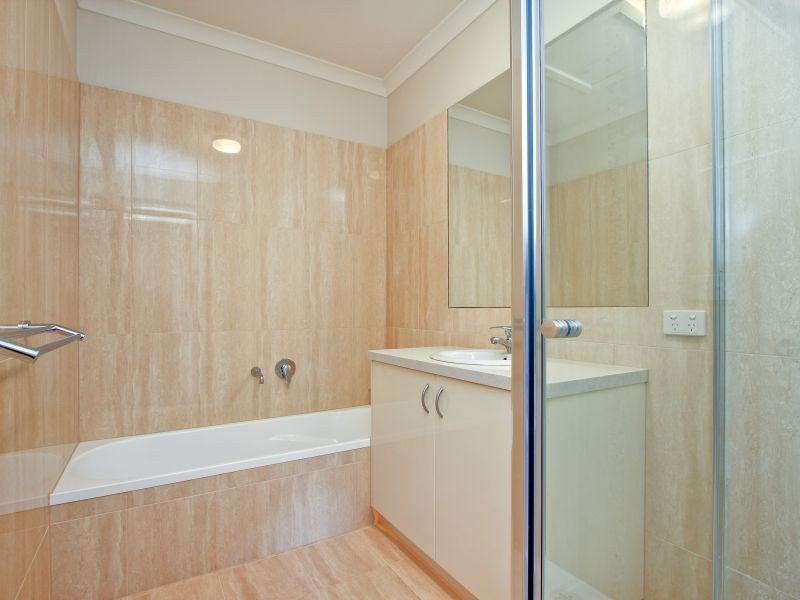 2/17 Sunhill Avenue, Burwood VIC 3125