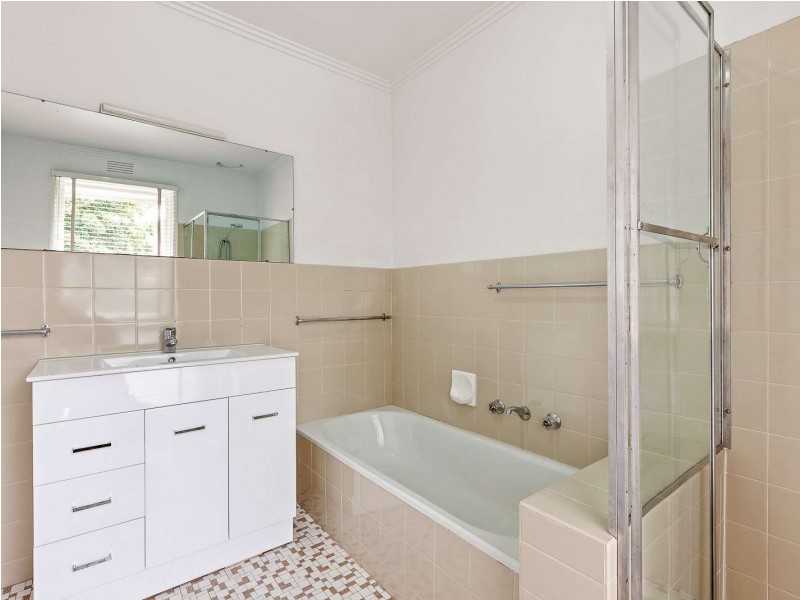 1/1 Paul Street, Doncaster VIC 3108