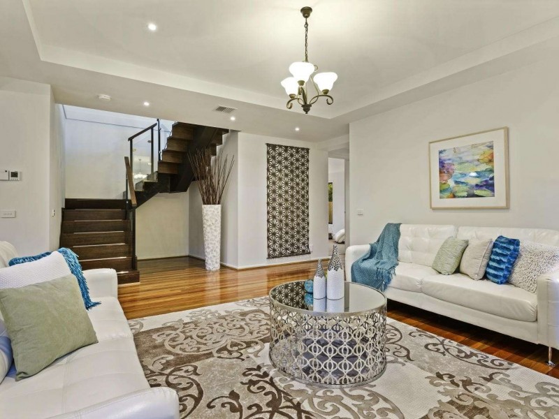 35 Cherry Orchard Rise, Box Hill North VIC 3129