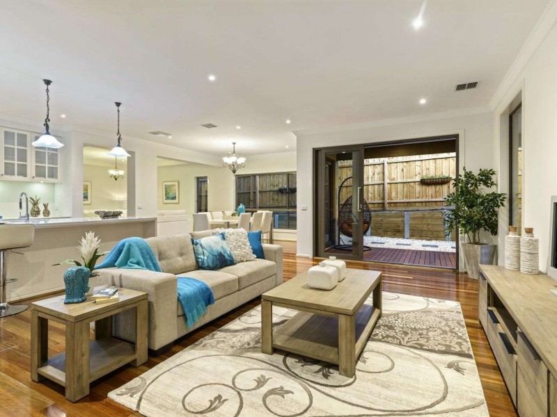 35 Cherry Orchard Rise, Box Hill North VIC 3129