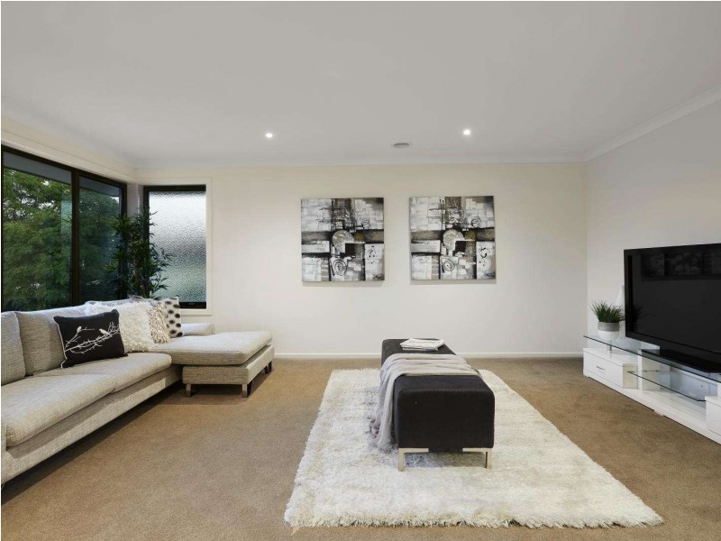 35 Cherry Orchard Rise, Box Hill North VIC 3129