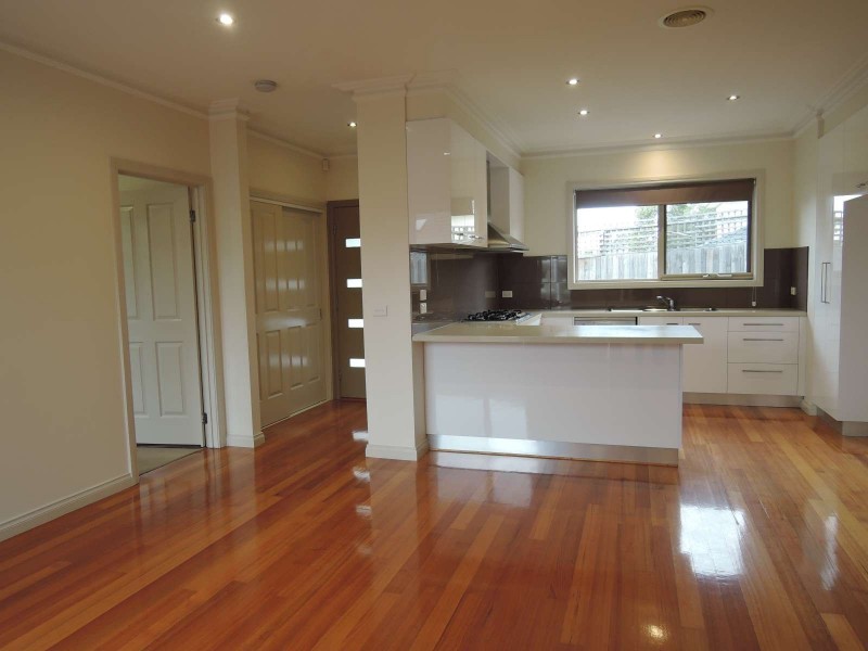 2/17 Johnston Street, Burwood VIC 3125