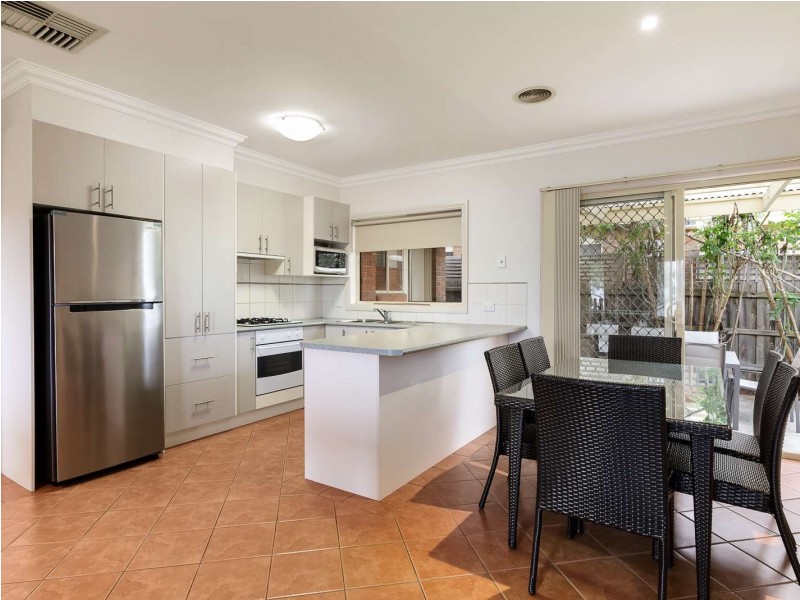 30 Mountain View Road, Nunawading VIC 3131