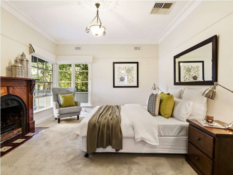 6 Leach Avenue, Box Hill North VIC 3129