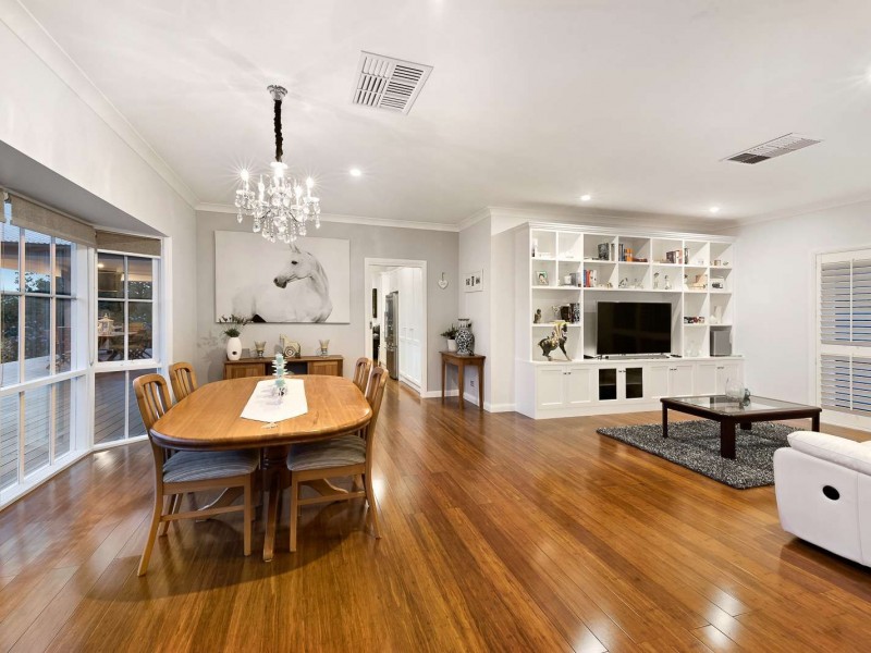 32 Carroll Avenue, Croydon VIC 3136