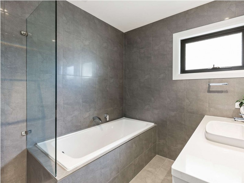 2/10 Donald Street, Blackburn South VIC 3130