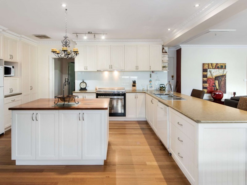 42 Bindy Street, Forest Hill VIC 3131