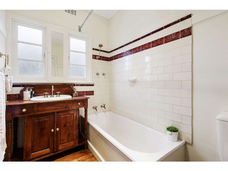 6 Leach Avenue, Box Hill North VIC 3129