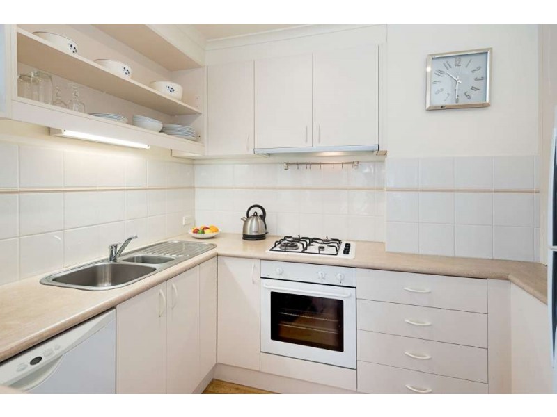 2/23 Clyde Street, Surrey Hills VIC 3127