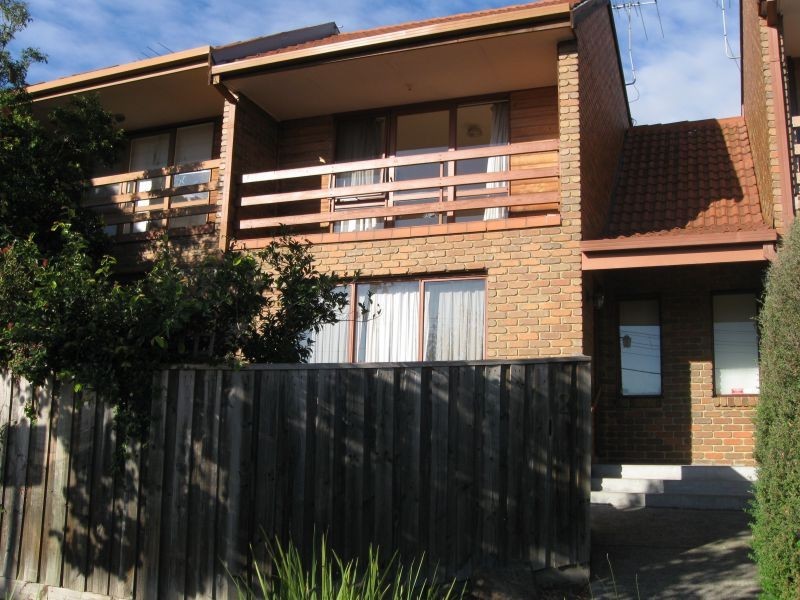 2/762 Station Street, Box Hill VIC 3128