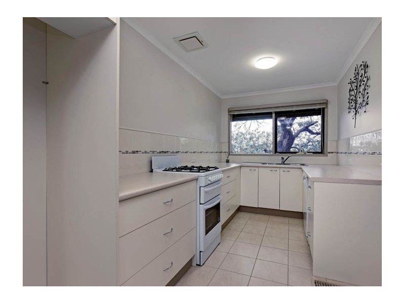 3/4 The Crescent, Ferntree Gully VIC 3156