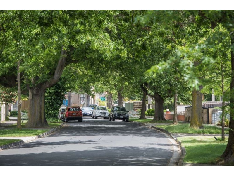 15 Kintore Crescent, Box Hill VIC 3128