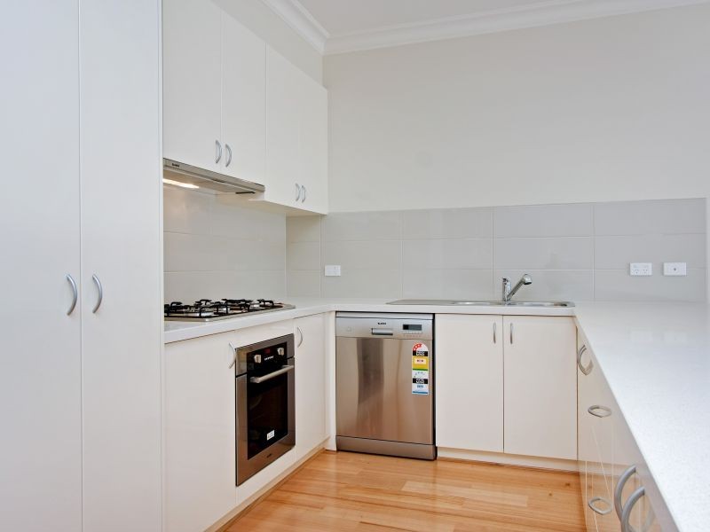 2/17 Sunhill Avenue, Burwood VIC 3125