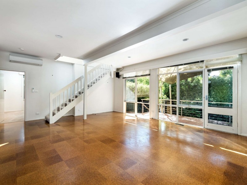 27 Rostrevor Parade, Mont Albert North VIC 3129