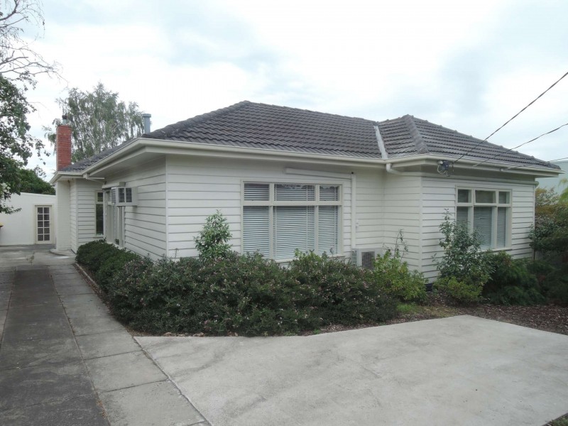 6 Heathfield Rise, Box Hill North VIC 3129