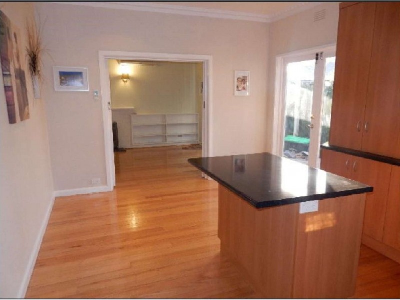 6 Heathfield Rise, Box Hill North VIC 3129