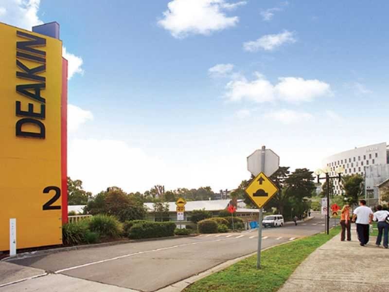 1/7 Newbigin Street, Burwood VIC 3125